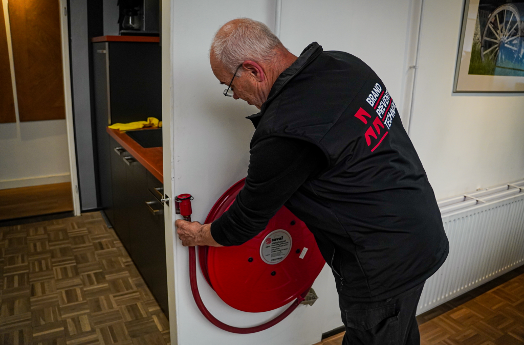 Blusmiddelen plaatsen